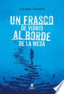 Libro Un frasco de vidrio al borde de la mesa
